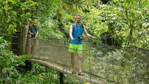 Manuel Antonio: ทัวร์สะพาน Rainmaker Park และน้ำตก