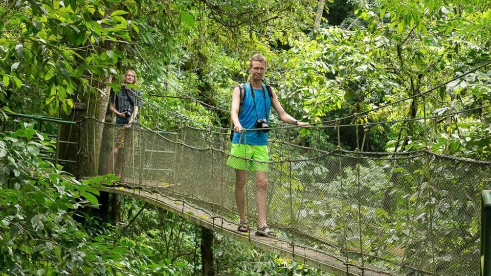 Manuel Antonio: Rainmaker Park Bridge & Waterfall Tour