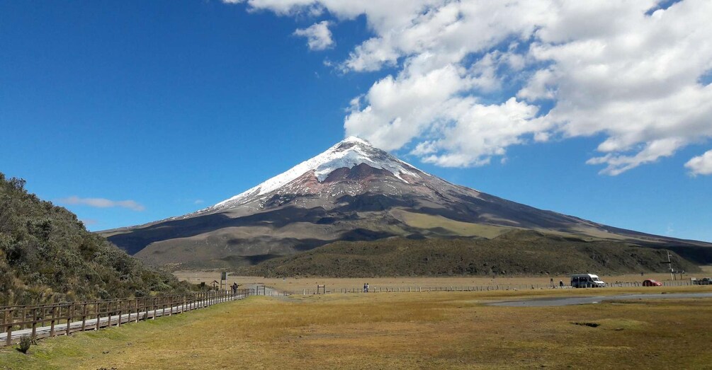 Picture 2 for Activity From Quito: Cotopaxi and Quilotoa 2-Day Trekking Tour