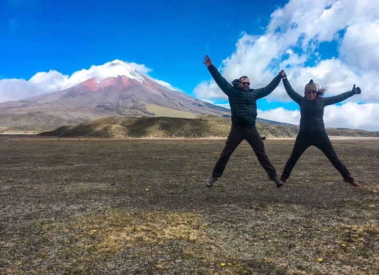 Picture 2 for Activity From Quito: Cotopaxi and Quilotoa 2-Day Trekking Tour