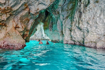 Excursión en Barco a Parc Natural de Llevant y Cueva azul