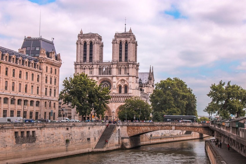 PARIS DISCOVERY EXPERIENCE PRIVATE HALF DAY TOUR