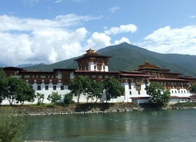 15 Day Cross Countries Tour of Bhutan, Sikkim & Dharjeeling