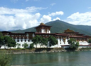 15 Day Cross Countries Tour of Bhutan, Sikkim & Dharjeeling