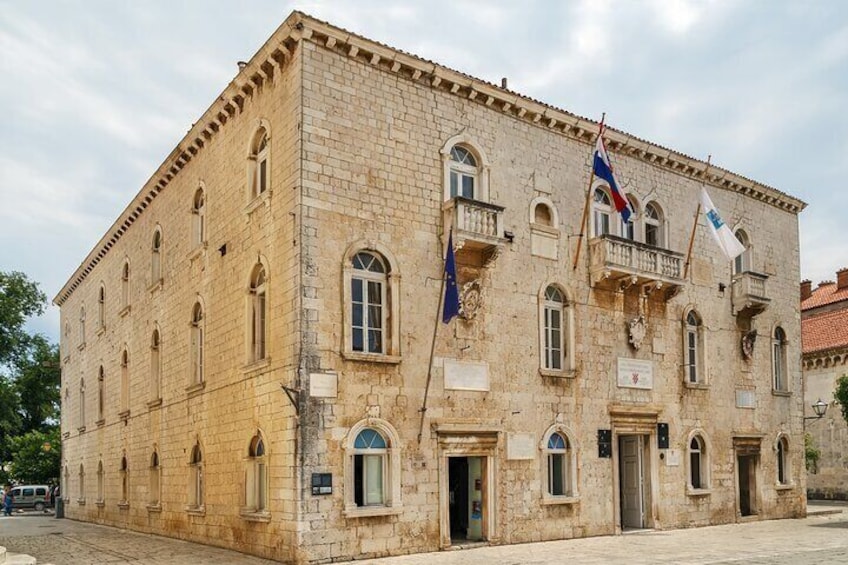 Trogir Tour with Sightseeing Bus from Split