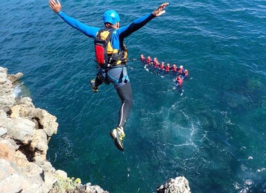 Arrábida Natural Park: Coasteering Trip with Speedboat Ride