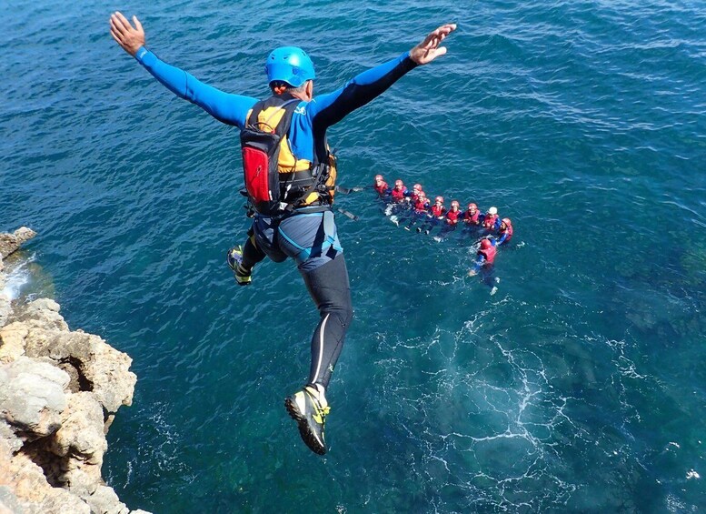 Arrábida Natural Park: Coasteering Trip with Speedboat Ride