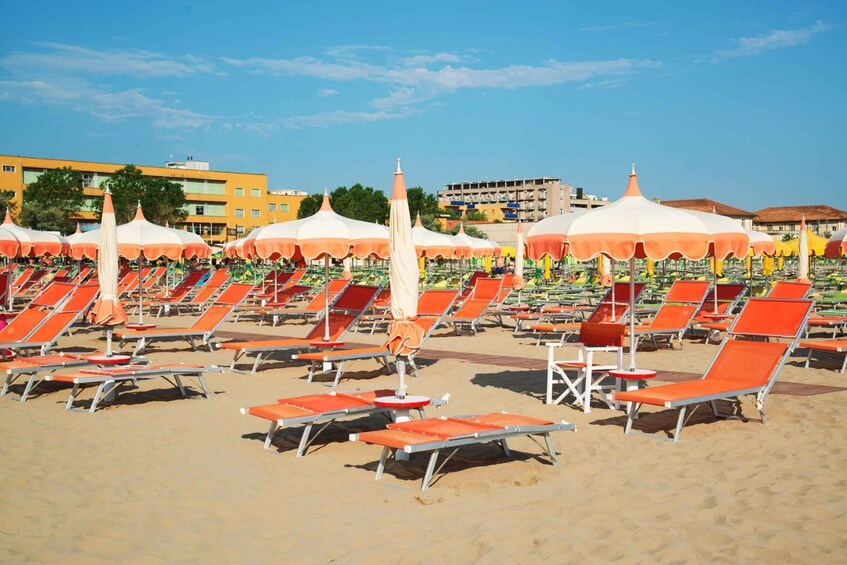 Picture 1 for Activity Rimini: Papaya Beach with Sunbed, Umbrella, Drink and Music