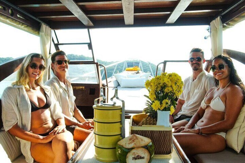 Private Pig Island & Koh Taen Luxury Longtail Tour