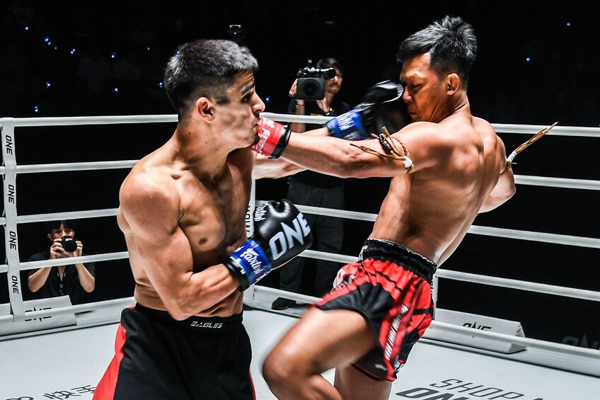 Real Muay Thai Boxing Show At Lumpinee Stadium
