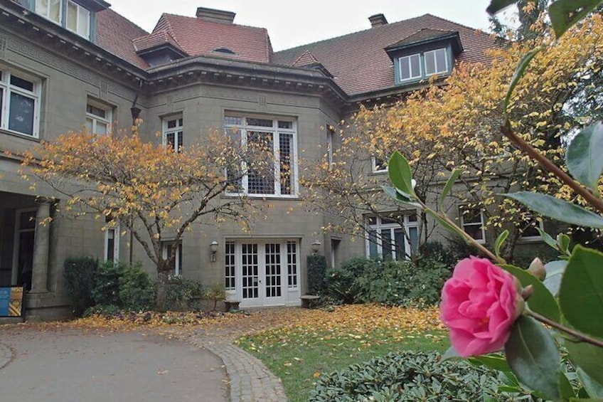 Forest Park Hiking Tour to Pittock Mansion