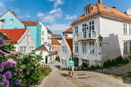 Bergen: Past & Present Small Group Guided Walking Tour