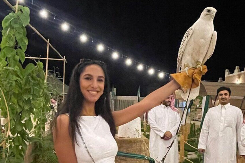 Photo with Falcon in the resort 