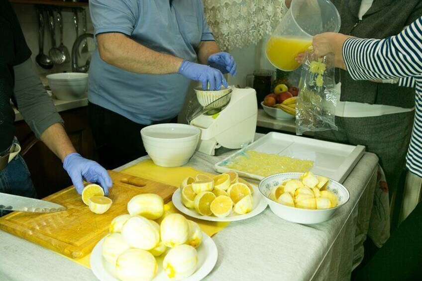 Learn how to make Amalfi limoncello
