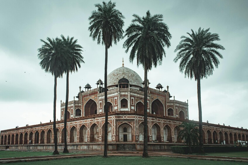 Delhi: Old and New Delhi Private city sightseeing tour