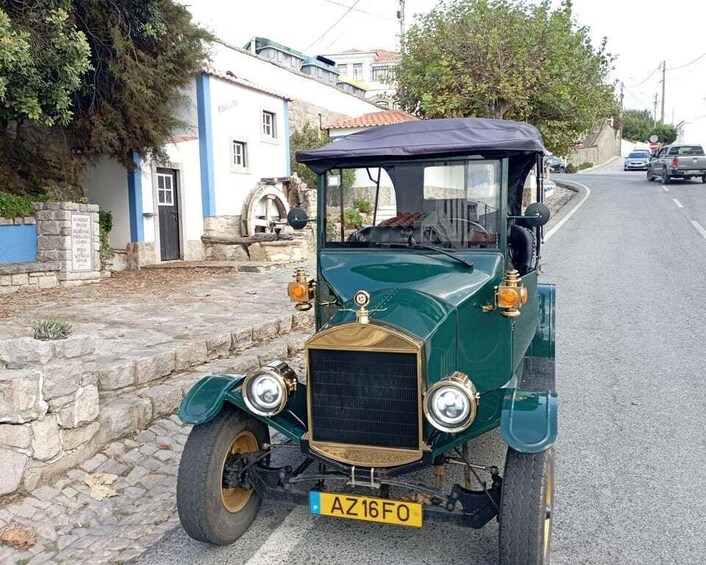 Sintra: 2 Hours Guided Sightseeing Tour by Vintage Tuk/Buggy