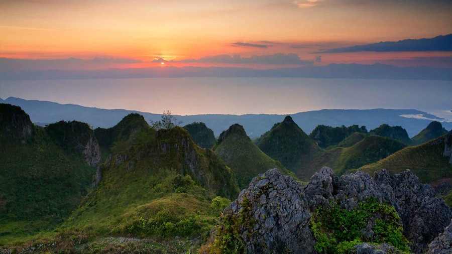 Cebu: Osmeña Peak and Kawasan Falls Canyoneering Day Trip