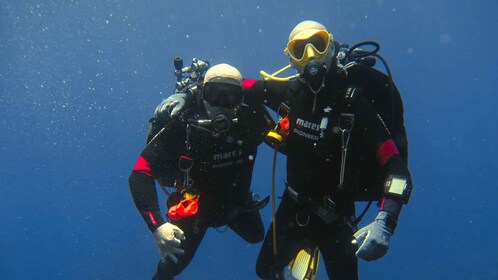 Catania: Gulf Scuba Diving Tour with Marine Biologist