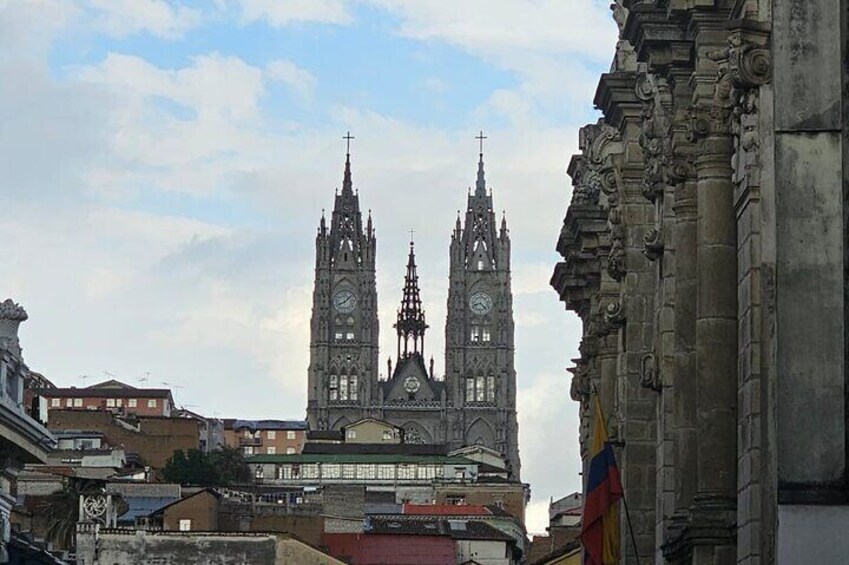 Quito Full Day Tour With Middle of the World and Cable Car