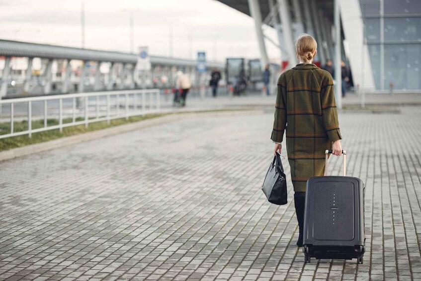 Picture 3 for Activity Paris: Luggage Storage service close to the Eiffel Tower