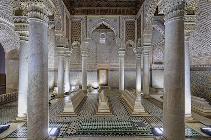 Marrakech: Istana Bahia, Makam Saadian, & Masjid Koutoubia