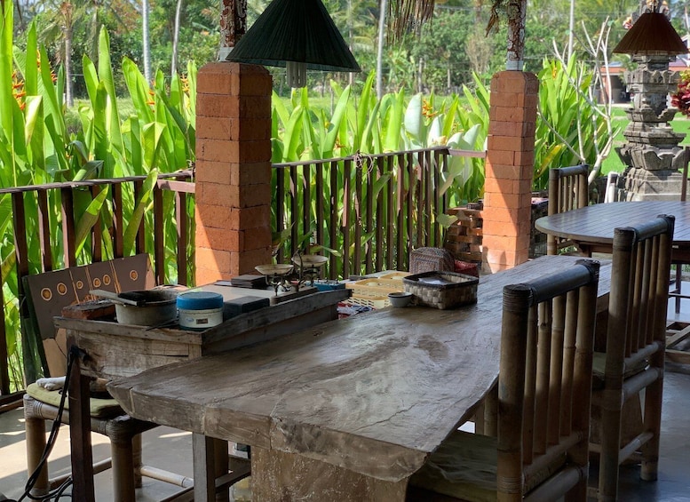 Picture 3 for Activity Ubud: 3-Hour Traditional Balinese Painting Class