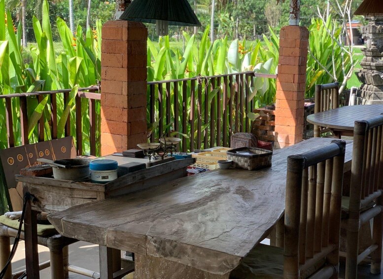 Picture 3 for Activity Ubud: 3-Hour Traditional Balinese Painting Class