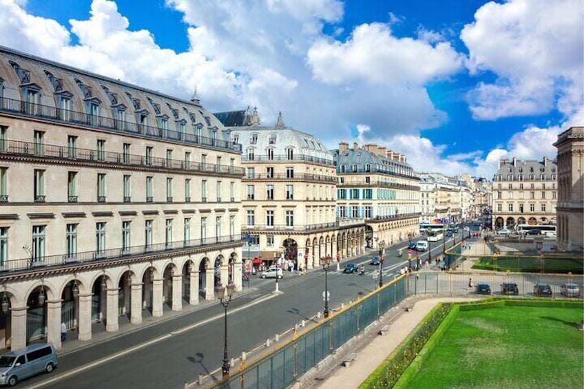 Emily in Paris Self Guided Walking Tour with an APP