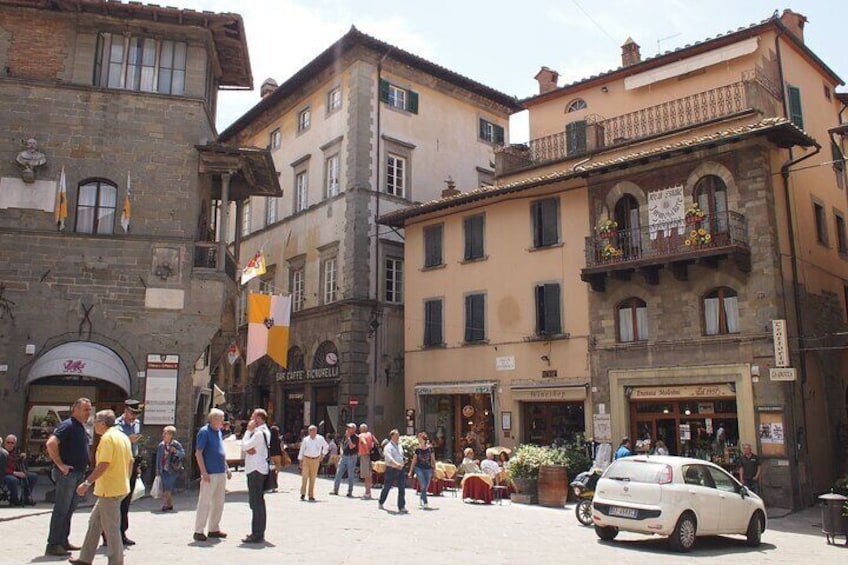 Cortona Private walking Tour under the Tuscan sun 