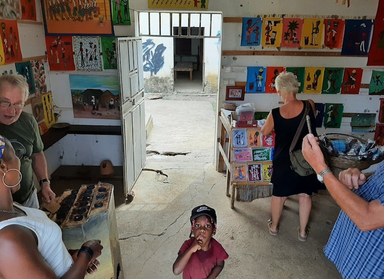 Picture 2 for Activity Santiago Island: Full-Day Sightseeing Experience