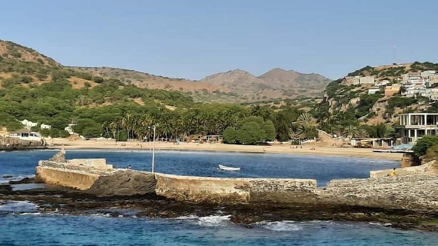 Santiago Island: Full-Day Sightseeing Experience