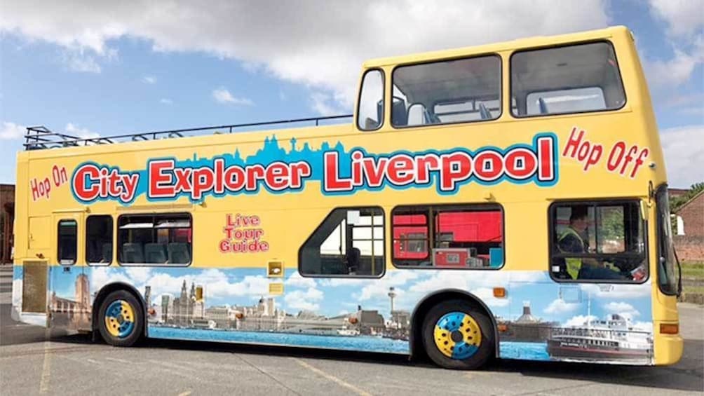 bus tour of liverpool