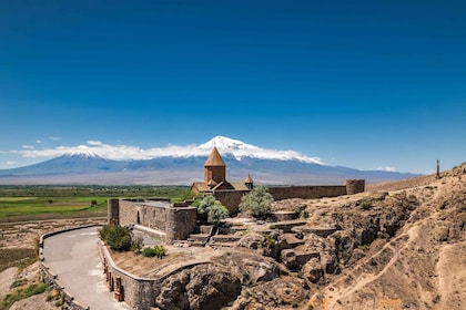 Yerevan: Khor Virap, Noravank, Cave & Wine Tasting Day Trip