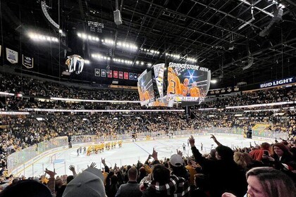 Partido de hockey sobre hielo de los Nashville Predators en el Bridgestone ...