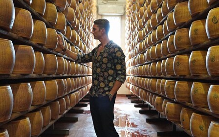 Von Parma: Geführte kulinarische Tour mit Parmigiano und Parmaschinken