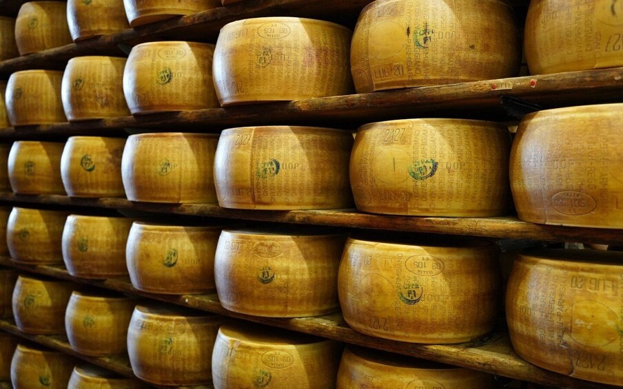 Picture 6 for Activity From Parma: Parmigiano and Parma Ham Guided Food Tour