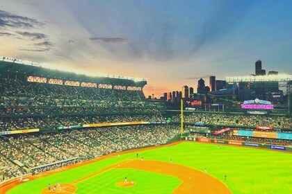 Partido de béisbol de los Seattle Mariners en el T-Mobile Park