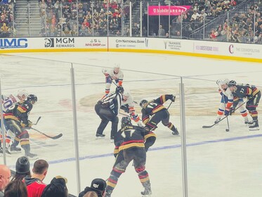 Vegas Golden Knights Eishockeyspiel in der T-Mobile Arena