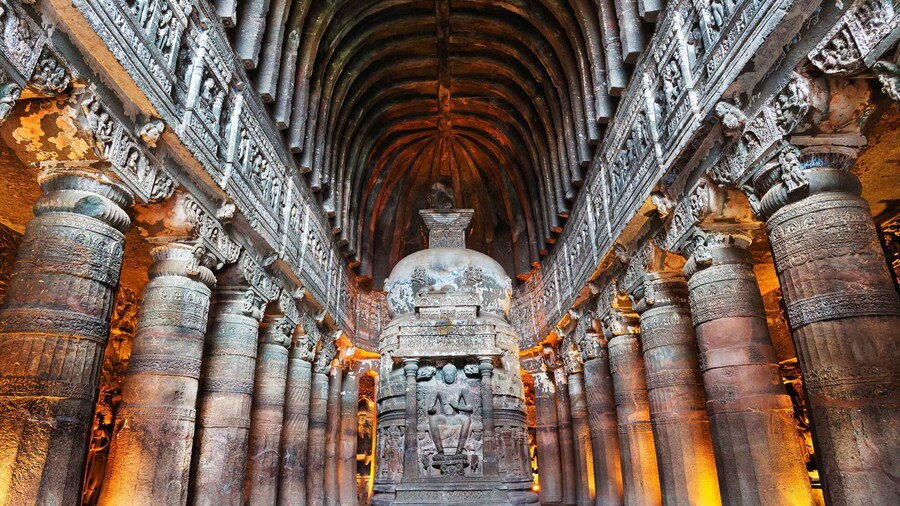 From Aurangabad: Private Ajanta & Ellora Caves Full-Day Tour