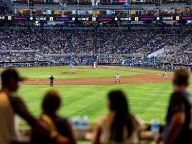 Baseballspiel der Miami Marlins im LoanDepot Park