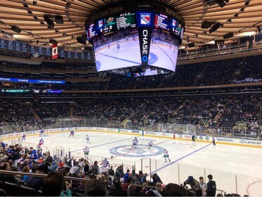 เกมฮ็อกกี้น้ำแข็งของ New York Rangers ที่ Madison Square Garden