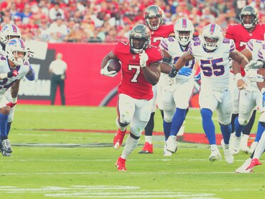 Tampa Bay Buccaneers fotballkamp på Raymond James Stadium