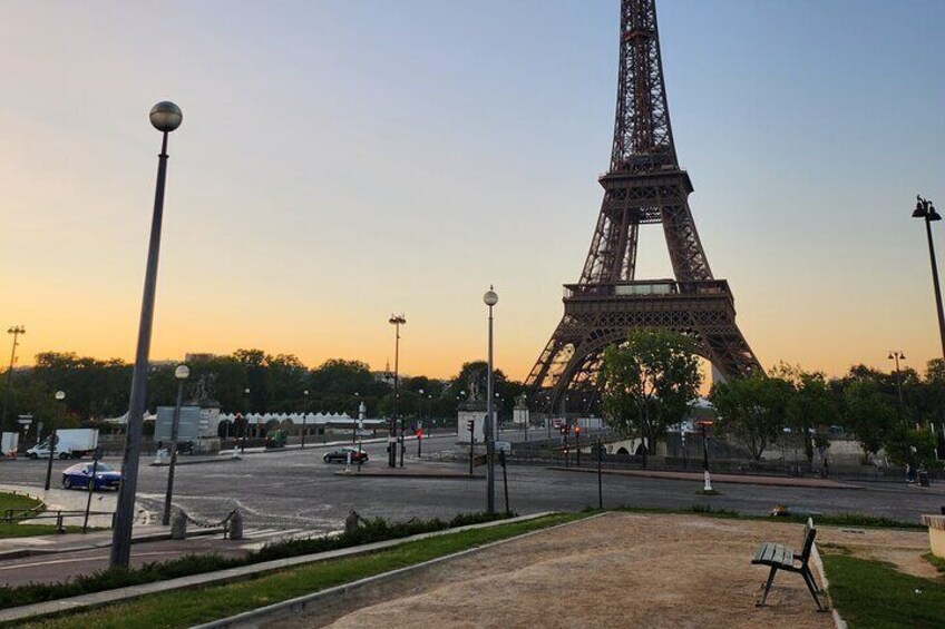 Small Group Paris Sunrise Bike Tour