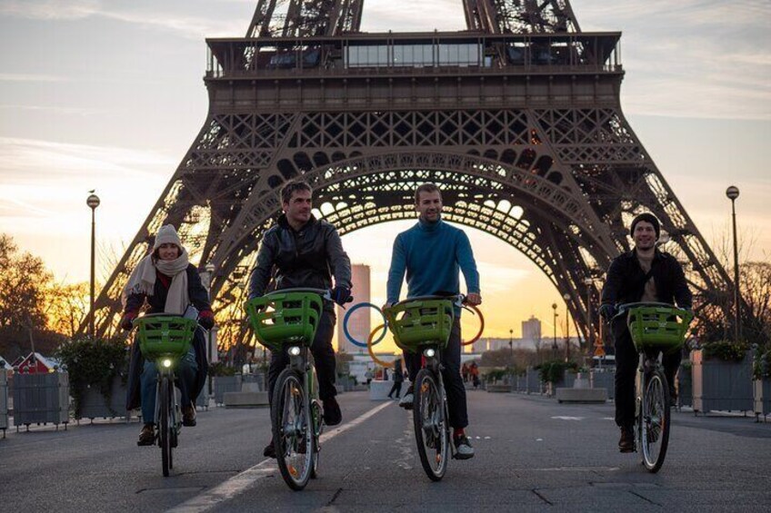 Paris Without People - Sunrise Bike Tour