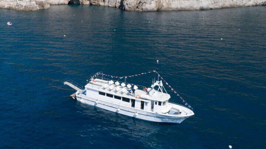 4 hour cruise on the Amalfi Coast with aperitif and Lemontour