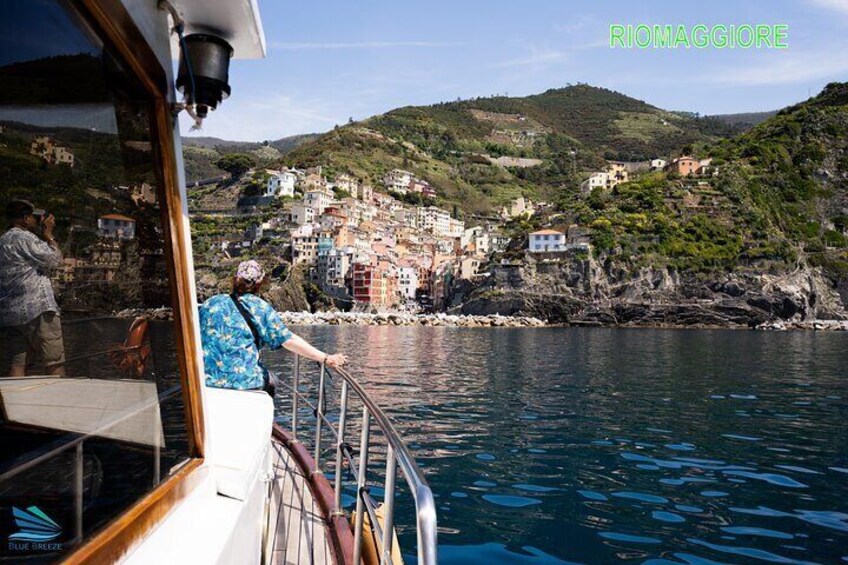 8 Hours Cinque Terre with Lunch on Boat in Spezia