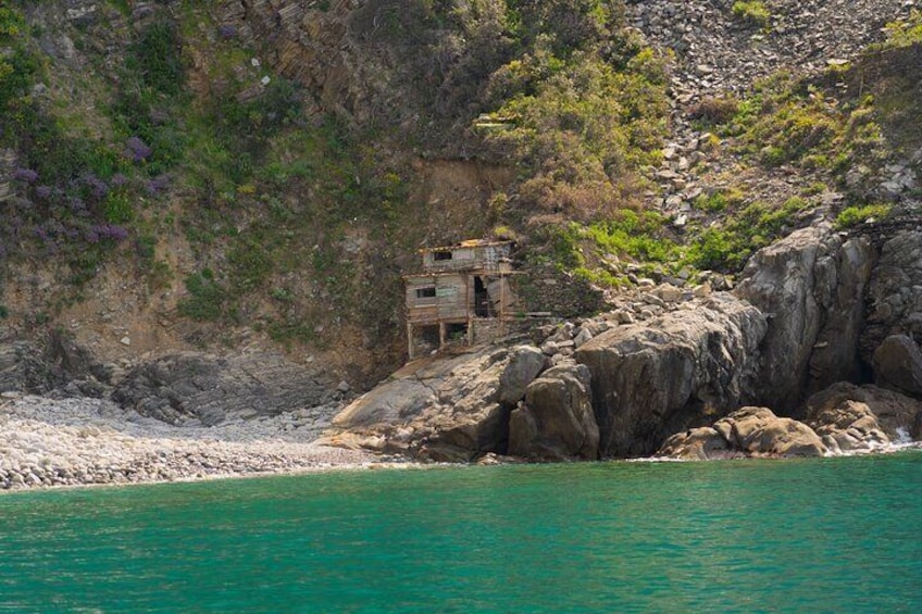 8 Hours Cinque Terre with Lunch on Boat in Spezia