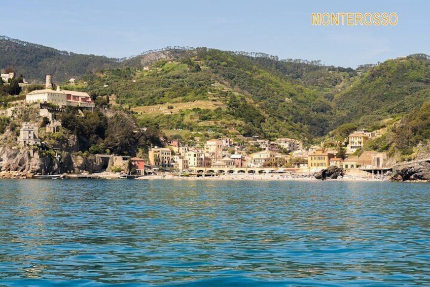 8 Hours Cinque Terre with Lunch on Boat in Spezia