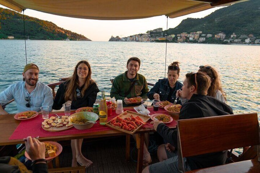 Tour of Apericena at Sunset and Dinner on Boat