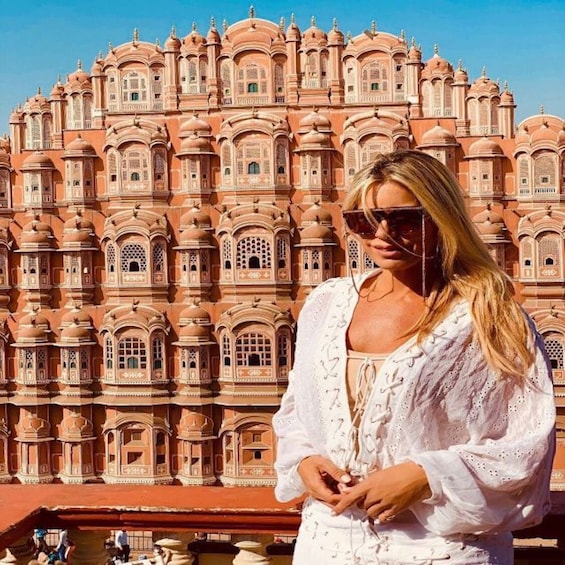 Same day tour of Jaipur from New Delhi all inclusive.